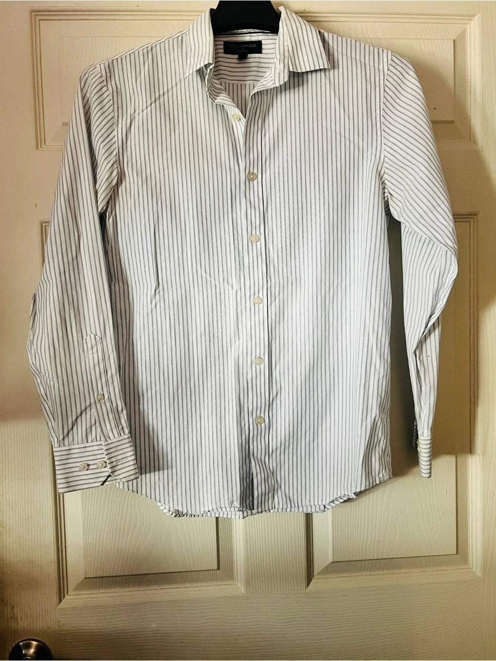 Banana Republic White Dress Shirt with Thin Gray Stripes SIZE SMALL